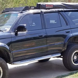 3rd Gen 4Runner With Matterhorn Rack And Roam Bat Wing