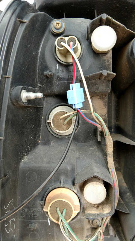 Reverse Light Install  (9)